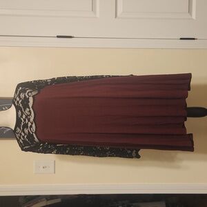 Karen Kane Cranberry midi dress, size Medium